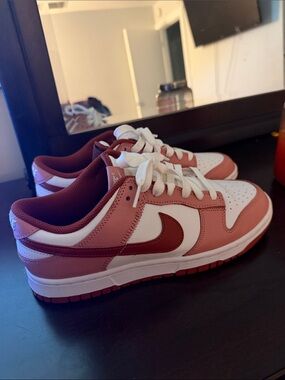 Nike Low-Top Sneakers - White & Rose
